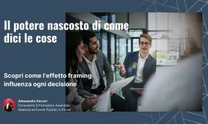 Uomini d'affari discutono, illustrando il **framing significato**: come il modo di presentare le informazioni influenzi le decisioni.
