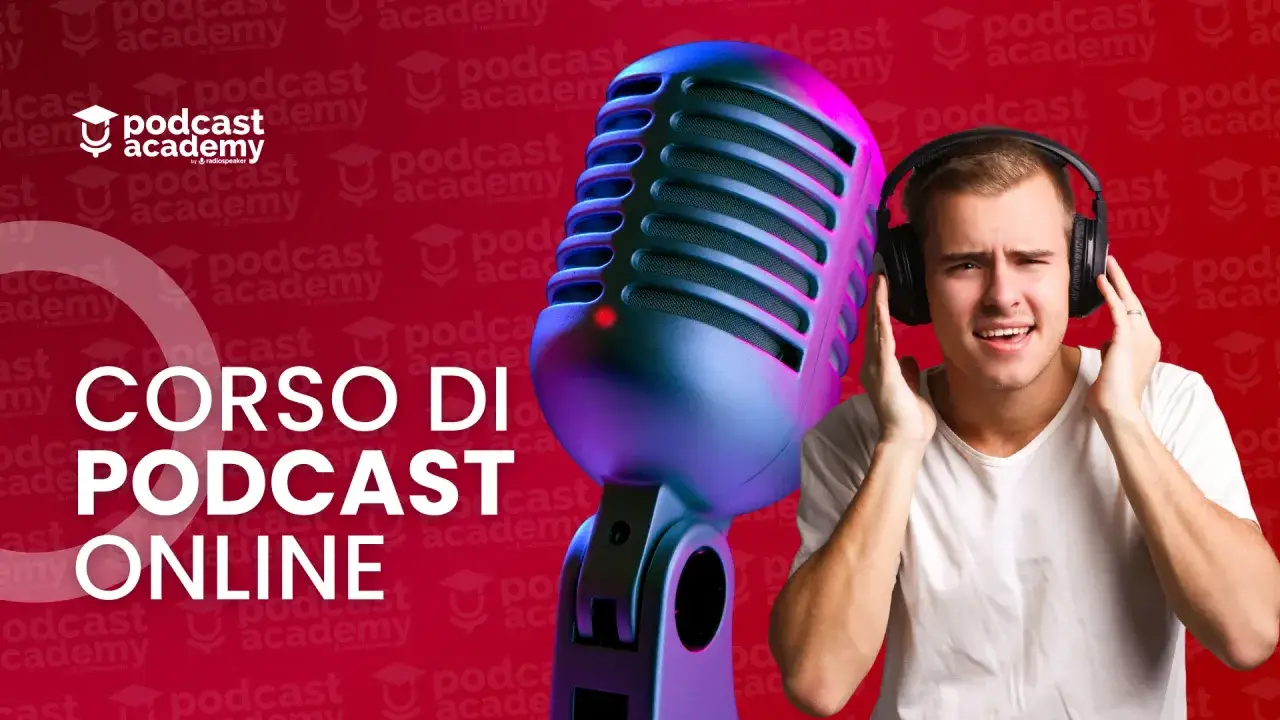 Ragazzo con cuffie e microfono, pronto per il suo corso di podcasting online.