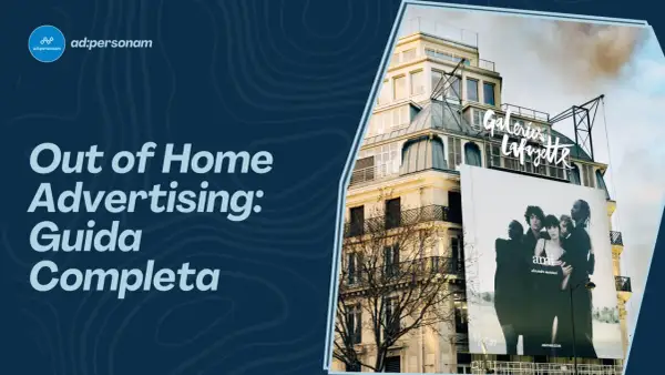 Pubblicità esterna: guida completa. Un cartellone pubblicitario di "ami alexandre mattiussi" domina la facciata di un edificio storico, un esempio di digital advertising.